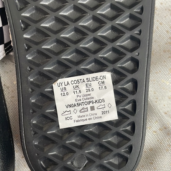 NWT kids VANS slides - Picture 4 of 5